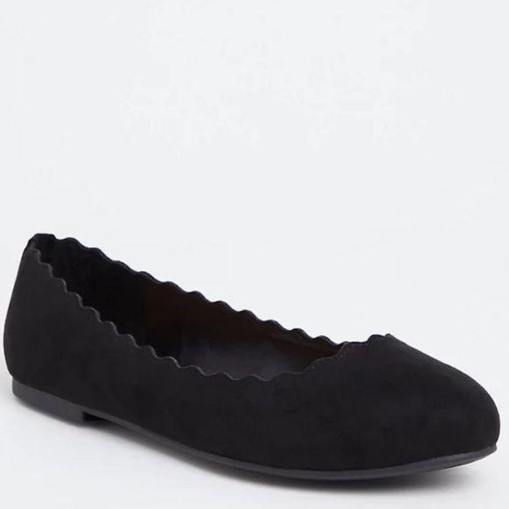 Torrid BLACK FAUX SUEDE SCALLOPED FLAT (WW)